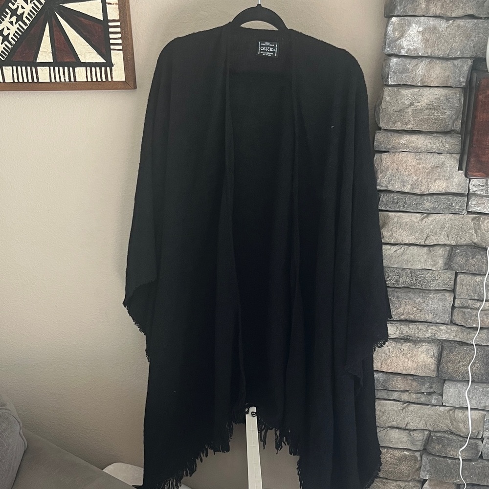 Kerry woollen mills Celtic Black Fringe Open Cardigan lambs wool blend